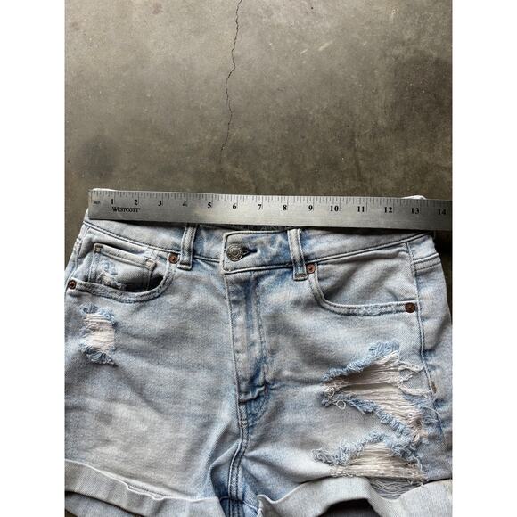 American Eagle Mom Jean Short Stretch Women's Size 4 Light Wash Cuffed - Picture 4 of 7